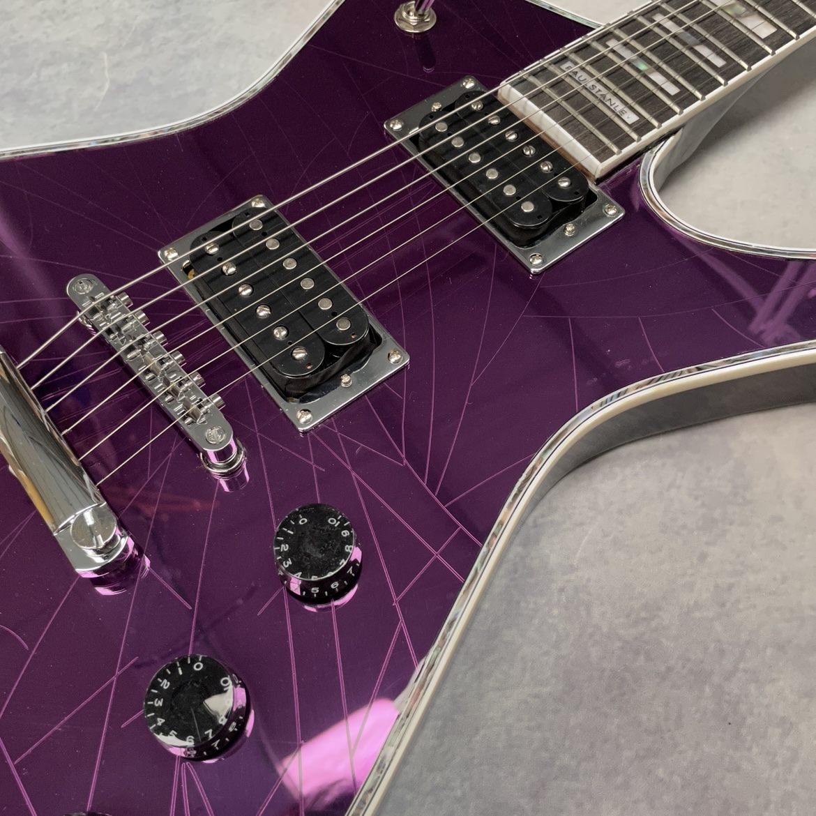 Purple 6-string electric guita - đánh giá và giá Electric Guitar Beginner