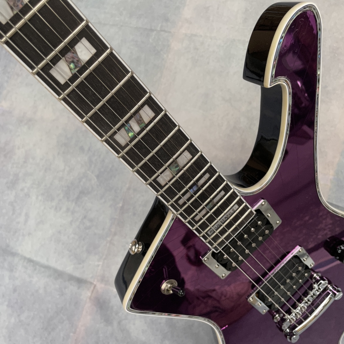 Purple 6-string electric guita - đánh giá và giá Electric Guitar Beginner